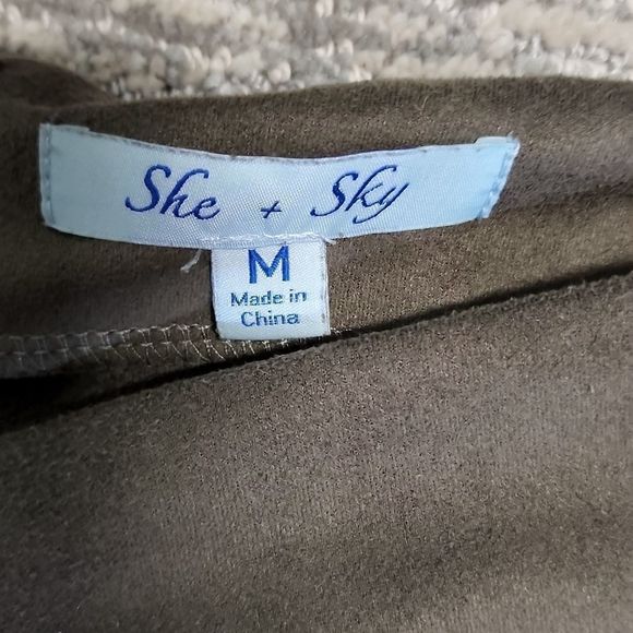 Faux suade mini skirt - Picture 8 of 9